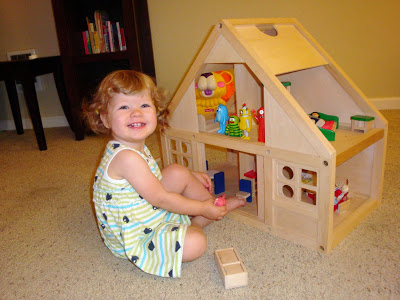 A dollhouse! Guess who lives there?!