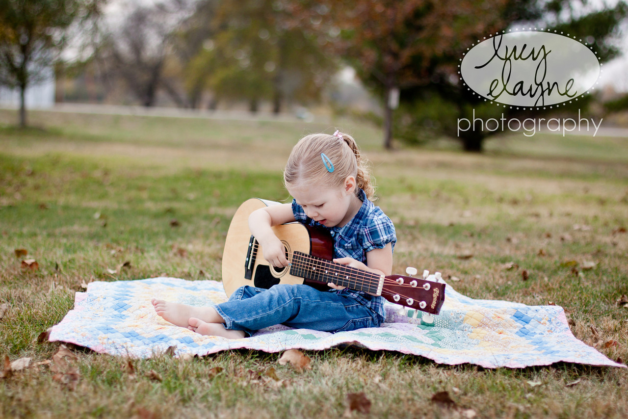 “I play guitar just like Daddy!!”